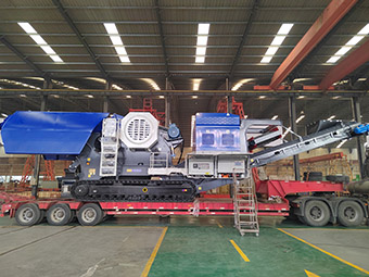 首批!發(fā)往俄羅斯的多臺(tái)智能化履帶式移動(dòng)破碎裝備順利啟程